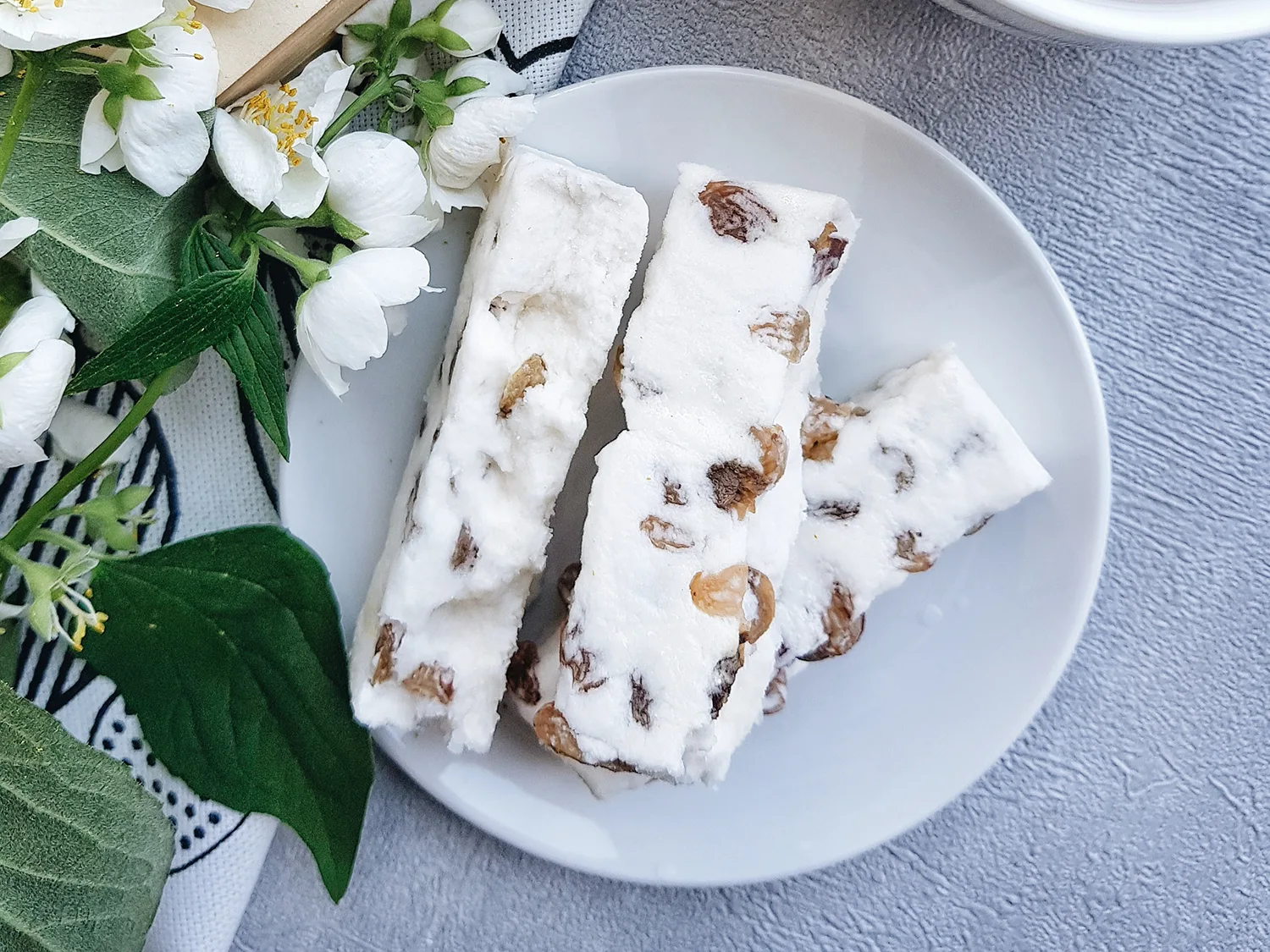 Лукум с изюмом